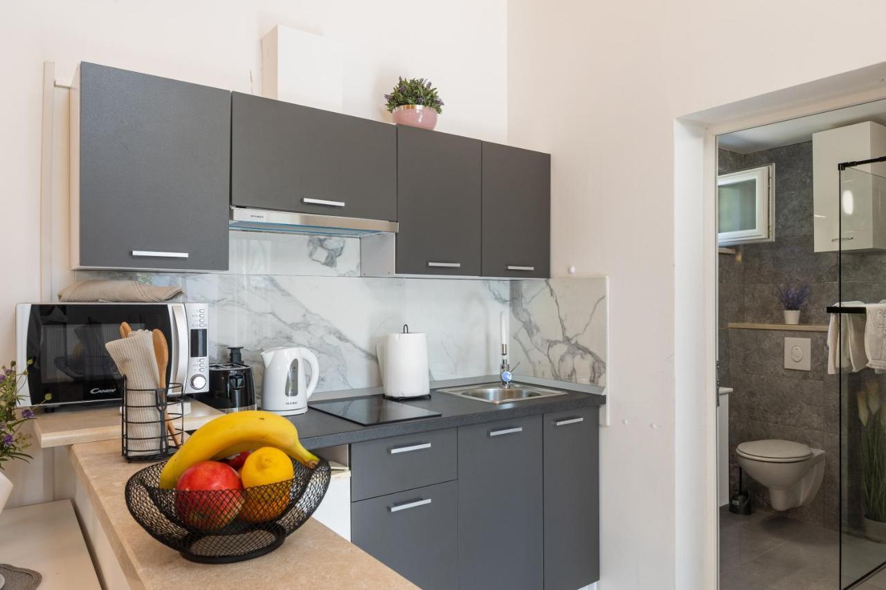 Apartments Roza ムリニ エクステリア 写真